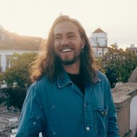 Vitor Kley, Dilsinho e Turma do Pagode comandam semanada de shows da virada em Itajaí