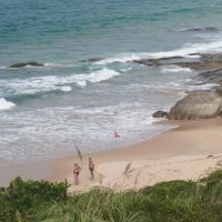 Prefeita Juliana Pavan vai proibir naturismo na praia do Pinho