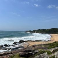 PM e GM fazem primeiro batidão na praia do Pinho após proibição ao nudismo