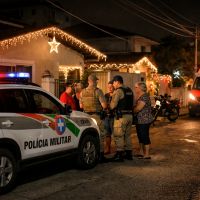 Pai foi levar presente de Natal pra filha e acabou esfaqueado