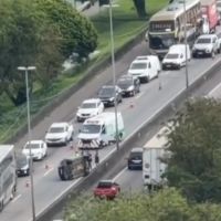 Chuva, temporada e réveillon causam quase 50 km de filas na BR 101