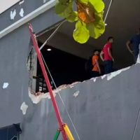 Vídeo mostra rombo deixado por carro em estacionamento de shopping