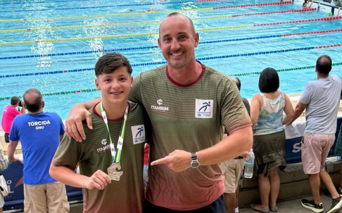 Murilo Oliveira e o técnico Roberto Facchini representaram a equipe com mais quatro atletas (Foto: Divulgação)