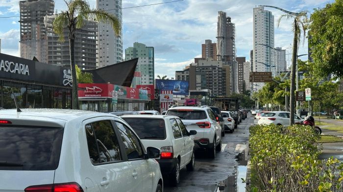 Fila do ferry boat toma conta da Beira Rio