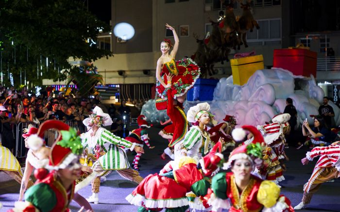 Desfiles, shows de luzes e diversas atrações integram a programação de Natal da região (Foto: Divulgação/PMBC)