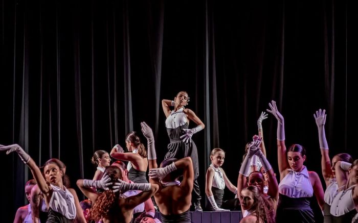 Espetáculo é nesta segunda-feira em duas sessões (Foto: Reprodução/Studio de Dança Yasmin Meireles)