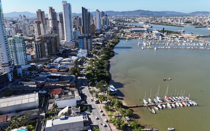 Vista do Saco da Fazenda é uma das mais bonitas de Itajaí (Felipe Trojan)