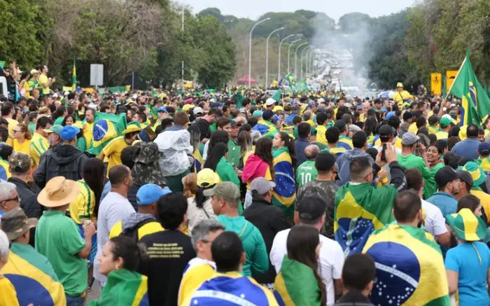 A mobilização tem como objetivo defender a democracia contra a redução de pena dos golpistas (Foto: Agência Brasil/Marcelo Camargo)