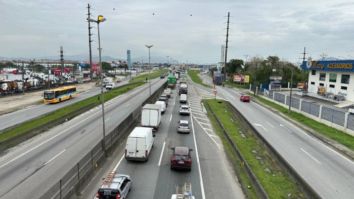 Trecho da BR 101 em Itajaí tem até 20 minutos de lentidão