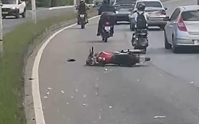 Ocorrência ainda está sendo atendida (Foto: Leitor)