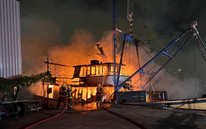 Chamas destruíram barco do São Domingos