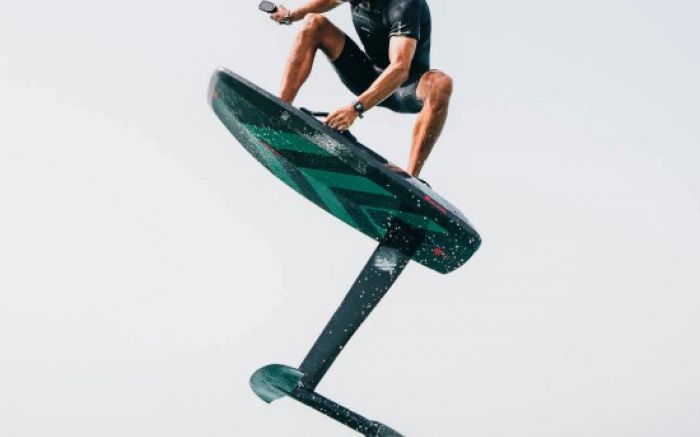 A prancha é capaz de atingir velocidade máxima de até 55 km/h (Foto: Divulgação)