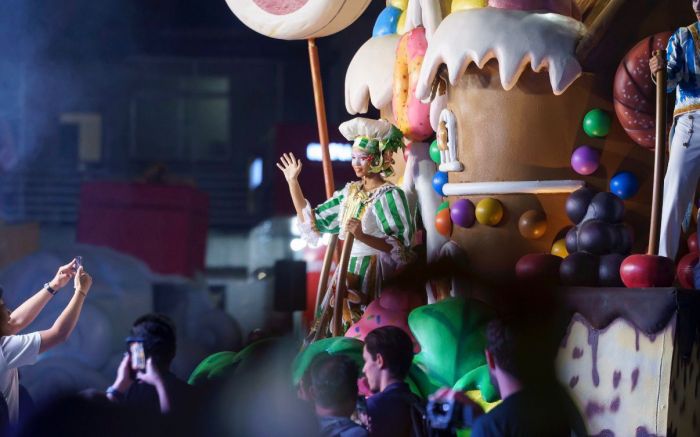 Desfile passa por três pontos da orla com pocket shows e segue até o Hotel Marambaia (Foto: Divulgação)