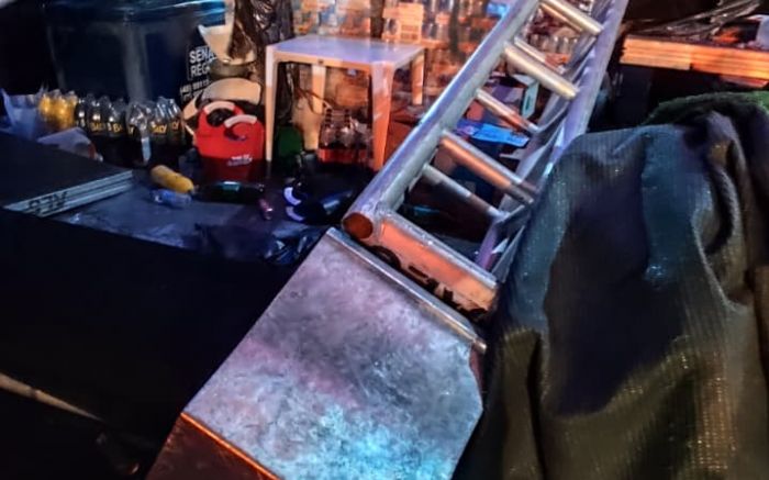 Estrutura foi interditada ainda na noite de sábado