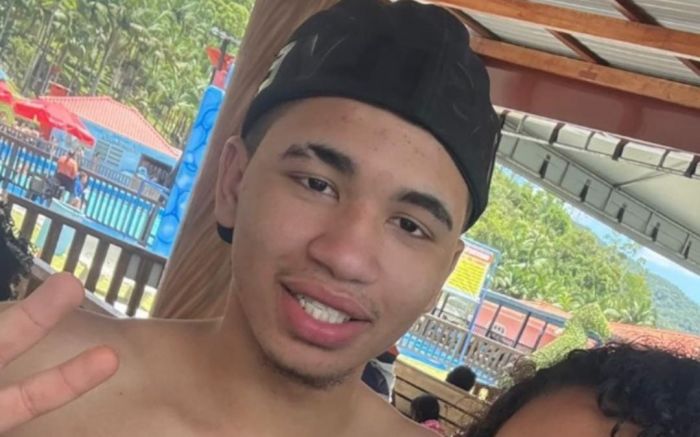 Adolescente foi morto no centro de Camboriú (Foto: Reprodução)