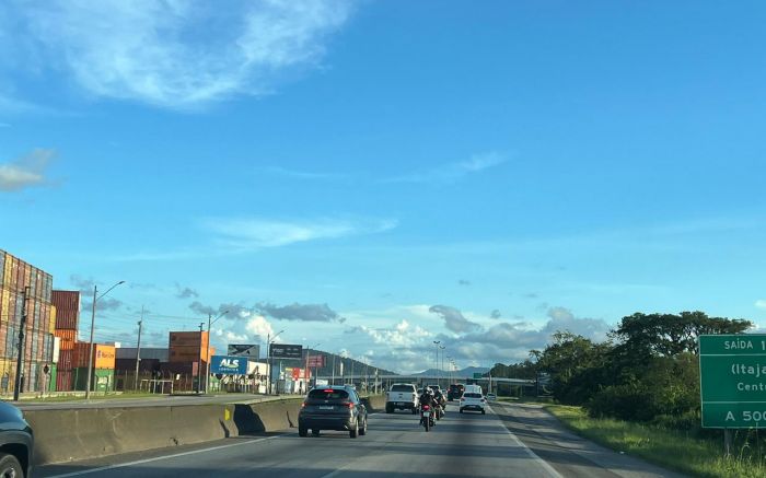 Último dia do ano deve ter trânsito carregado na região