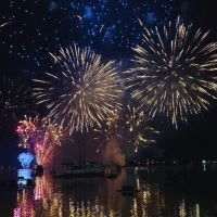 Mar de gente acompanhou queima de fogos na Beira Rio