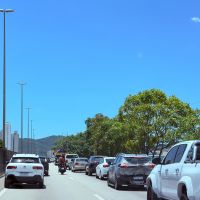 Movimento na BR 101 está nas entradas e saídas de BC e Itapema no sentido Floripa