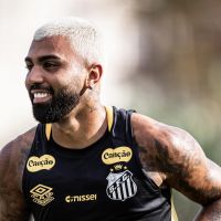 Santos anuncia a volta do atacante Gabigol