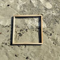 Estudo feito por aluna do CAU encontra microplásticos em praias da cidade