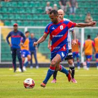 Marcílio para no goleiro e acaba derrotado pelo Figueira