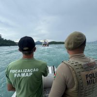 Operação apreende barco superlotado no Caixa D’Aço