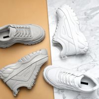 Cliente espera há três meses por reembolso de calçado que não foi entregue