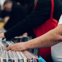 Atlântico Shopping recebe 1ª Feira de Vinil de 2026