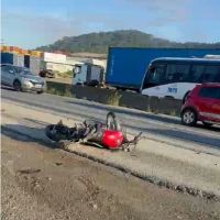 Motociclistas a caminho do trabalho sofrem acidente na BR 470