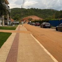 Moradores reclamam de obra sujando rua e causando transtornos na Praia Brava