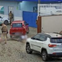 Mulher morta pelo ex é sepultada em Piçarras x