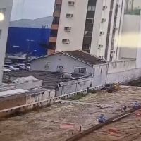 Tapume de obra vizinha acerta trabalhador do Senna Tower