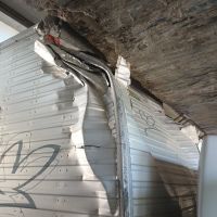 Caminhão entala em túnel do centro de BC