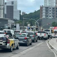 Acidentes trancam a BR 101 entre Itapema e Itajaí e causam 30 km de fila