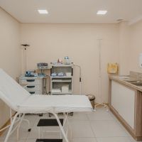 Clínica de estética não faz cirurgia e não devolve R$ 15 mil para cliente