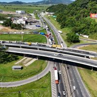 Encontro da BR 101 com a BR 470 tem ponto de congestionamento nos dois sentidos