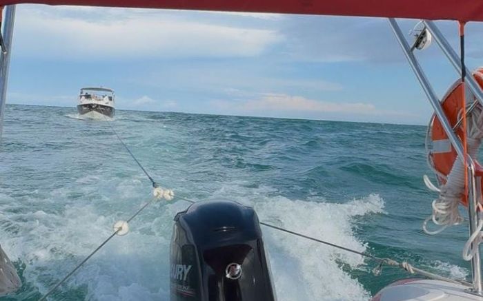 Dois tripulantes estavam a bordo