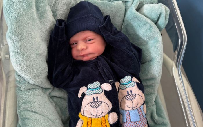 Naian e Maria Luiza nasceram com pouco mais de uma hora de diferença em Itapema (Foto: Divulgação)