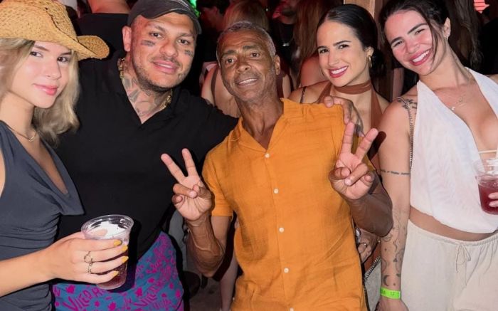 Romário e Toguro curtiram a noite no bar do Panda, em Balneário Camboriú (Foto: Reprodução Instagram )