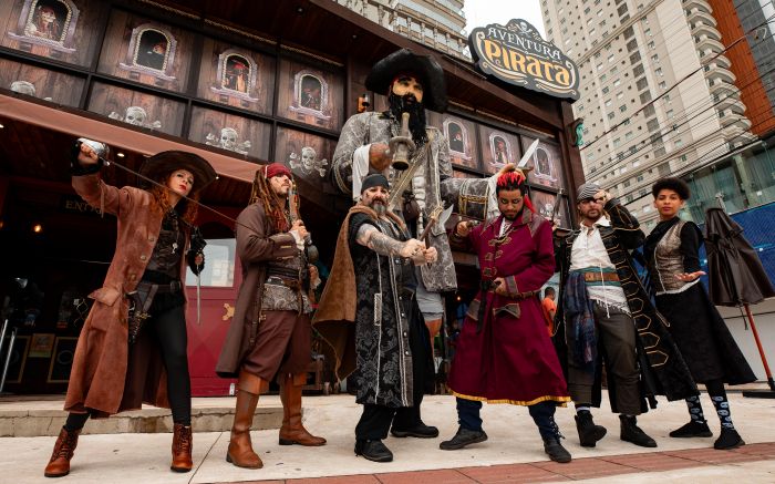 Peças de navios naufragados fazem parte do acervo do Aventura Pirata, em Balneário Camboriú (Foto: Divulgação)