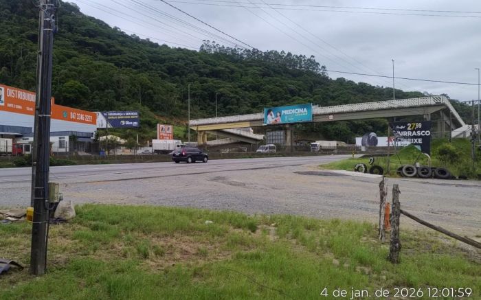 Trânsito flui na BR 101 neste domingo