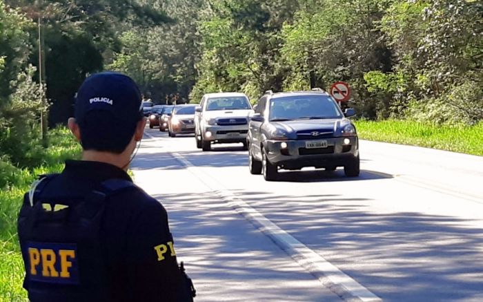 Número de mortes caiu em relação ao ano passado, mas quantidade de acidentes aumentou (Foto: PRF/Divulgação)
