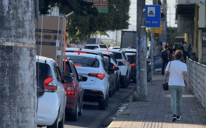 Segundou com BR 101 travada, ferry boat lotado e praias caóticas