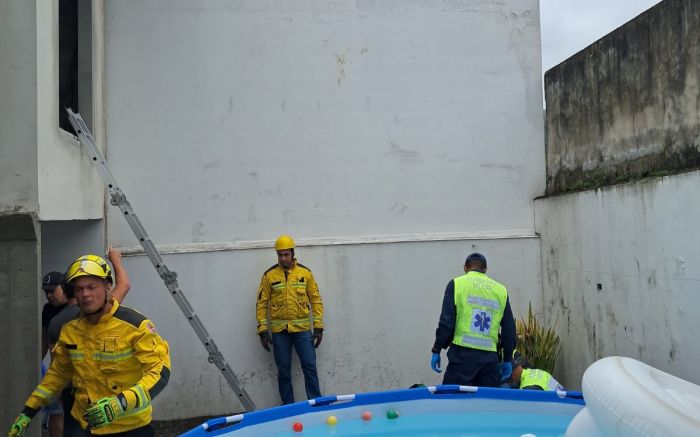 Vítima caiu foi levada ao hospital