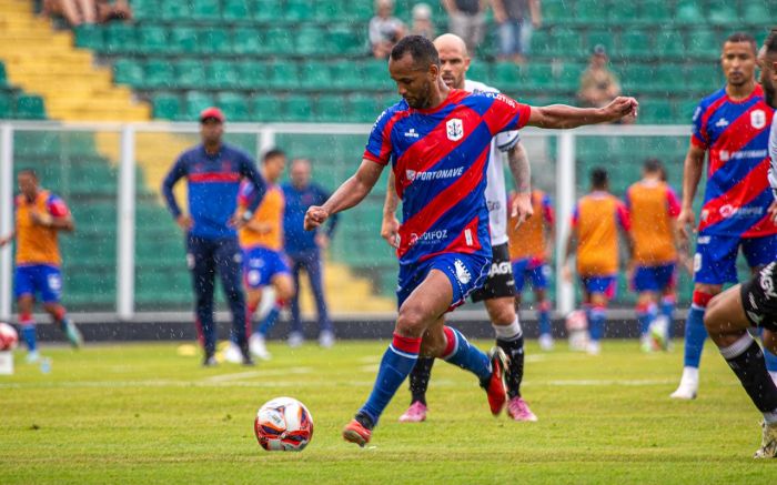 Em um erro individual da defesa, Marinheiro perdeu por 1 a 0 na capital