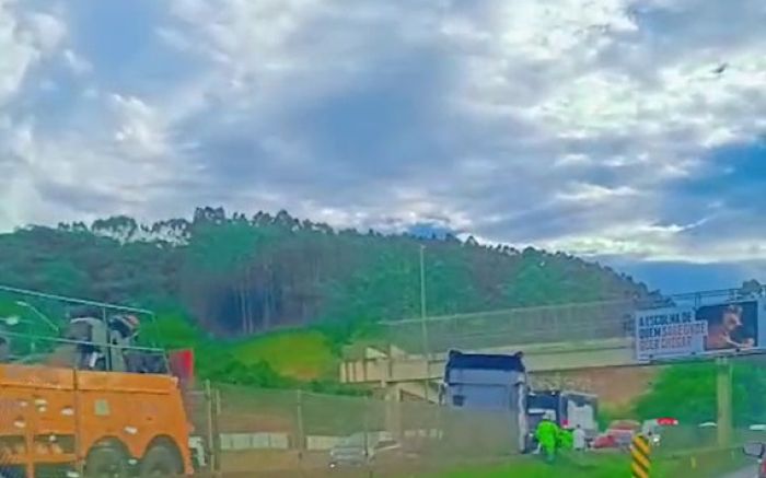 Batida na BR 101 causa filas no sentido Curitiba