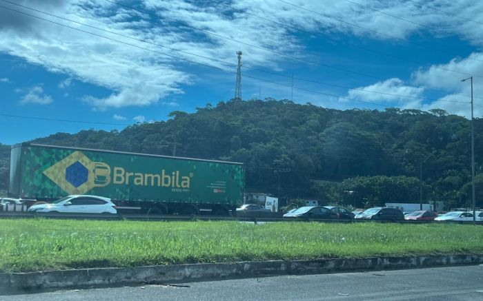 Congestionamento está pesado entre Penha e Itajaí pela BR 101