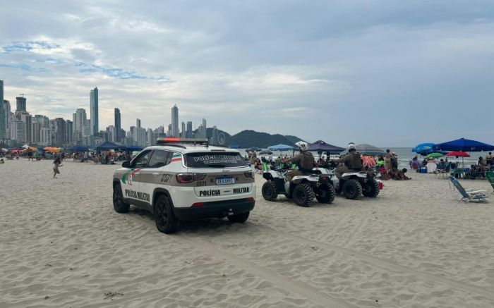 Polícia orientou sobre caixas de som e ocupação irregular da faixa de areia
