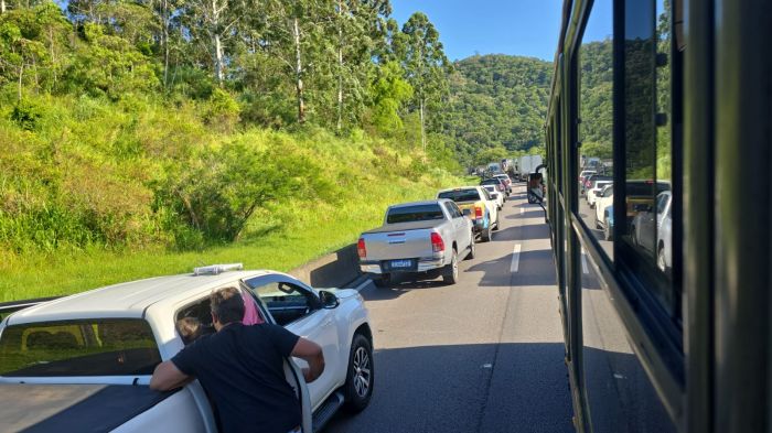 BR 101 em Itajaí e Penha tem 22 km de congestionamento