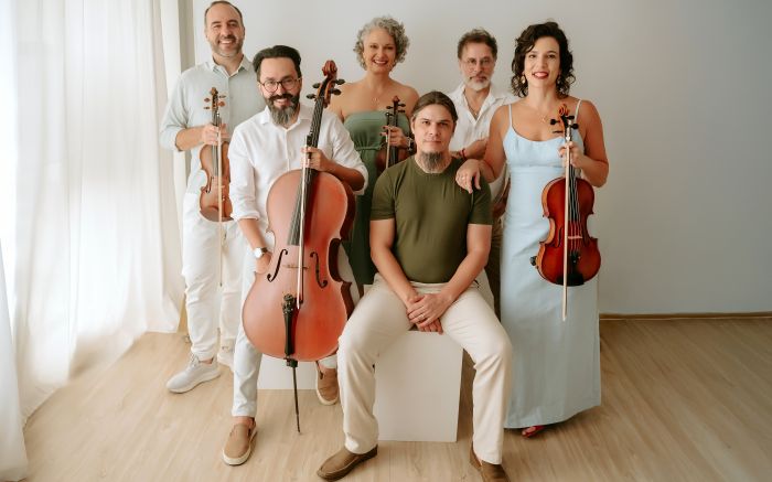 Apresentação vai misturar world music, ancestralidade e sons contemporâneos (Foto: Raphaella Cavalheiro)